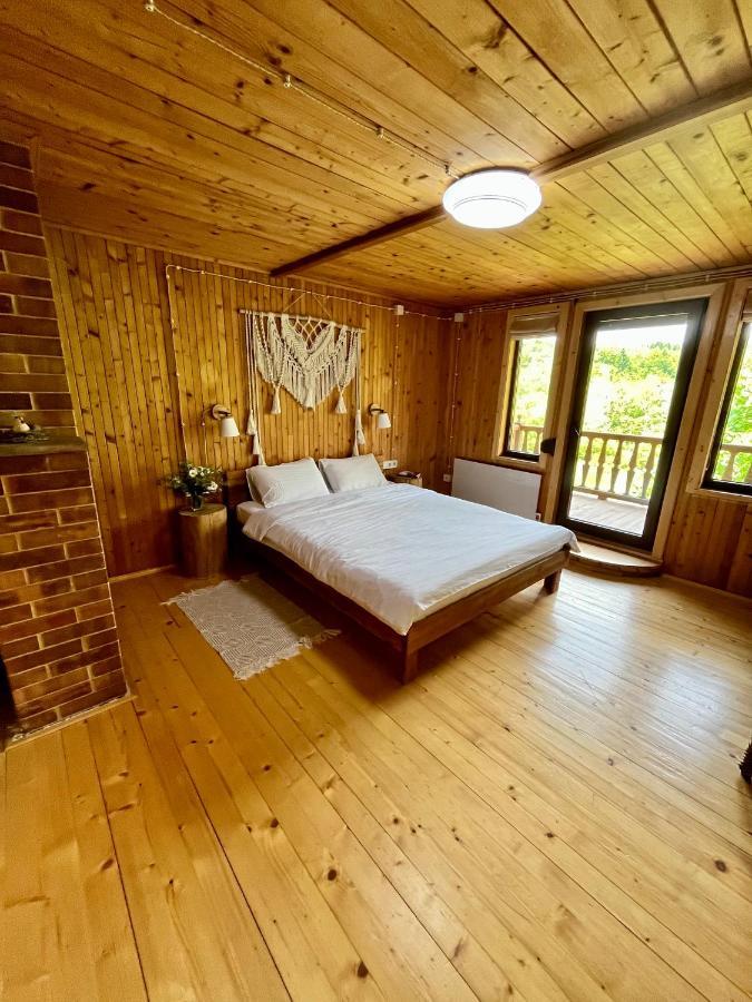 Деревянный коттедж House Girska Rika